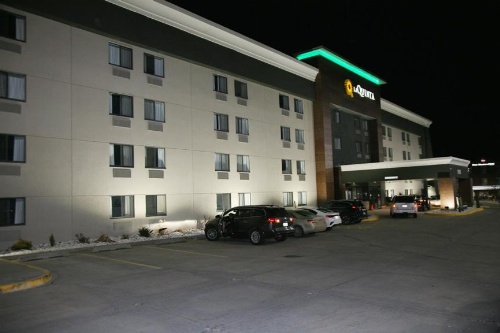 La Quinta Inn & Suites by Wyndham Des Moines West Clive image 3