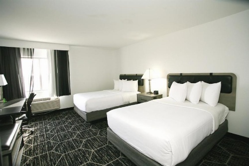 La Quinta Inn & Suites by Wyndham Des Moines West Clive image 35