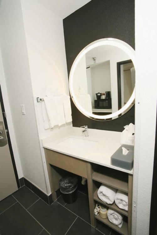 La Quinta Inn & Suites by Wyndham Des Moines West Clive image 38