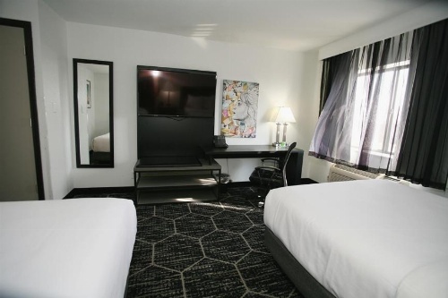 La Quinta Inn & Suites by Wyndham Des Moines West Clive image 9
